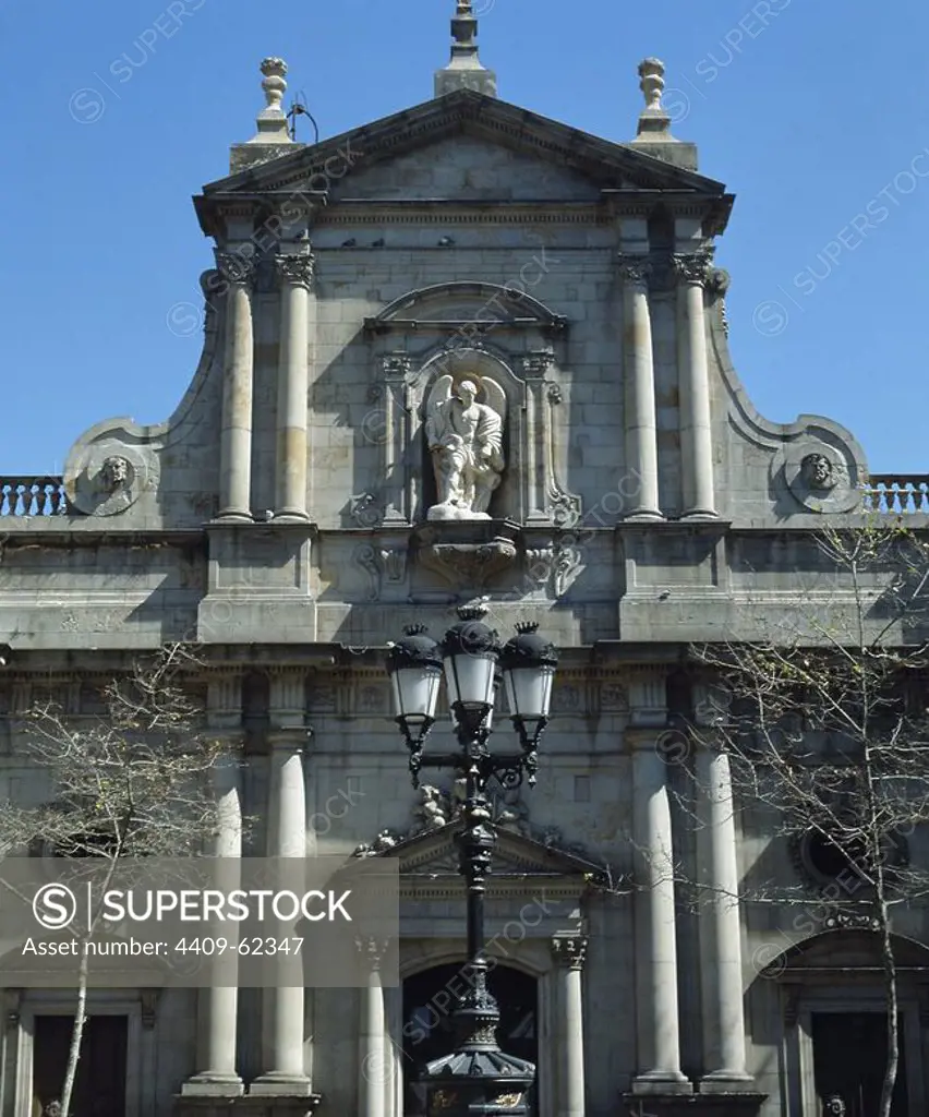 Spain. Barcelona. Church of Saint Michael of the Port (San Miguel del Puerto). 18th century. Baroque. By Juan Martin Cermeno. Main facade with the niche with the statue of Saint Michael.