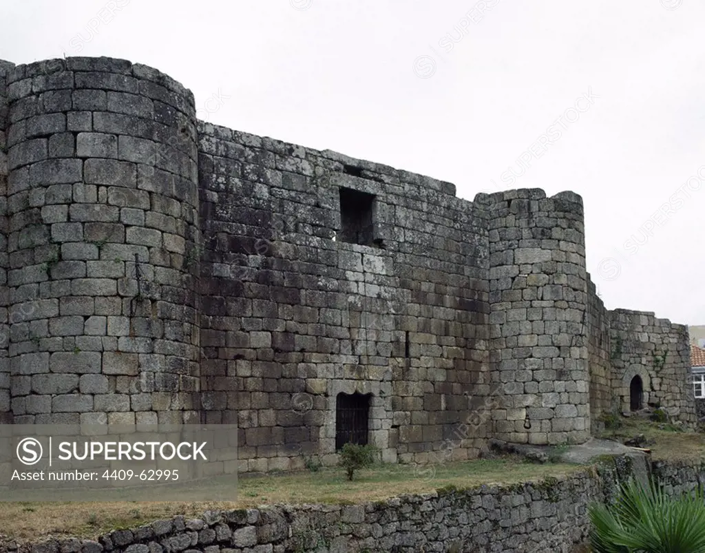 Spain. Galicia. Ourense province. Ribadavia. The Castle of the Earls of Sarmiento. It was built in the middle of the 15th century. Late-Gothic style. Wall.
