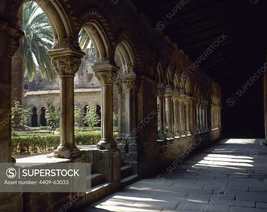 Spain, Galicia, Ourense. Monastery of Saint Francis. Gothic cloister. Gallery.