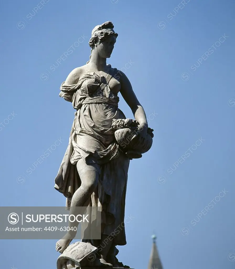 Italy, Tuscany, Florence. Four ornamental statues of the Seasons. They were added in 1608 to Ponte Santa Trinita, on the occasion of the marriage of Cosimo II de' Medici (r. 1609-1621) and Maria Maddalena of Austria. Statue of Spring by sculptor Pietro Francavilla (1553-1616).