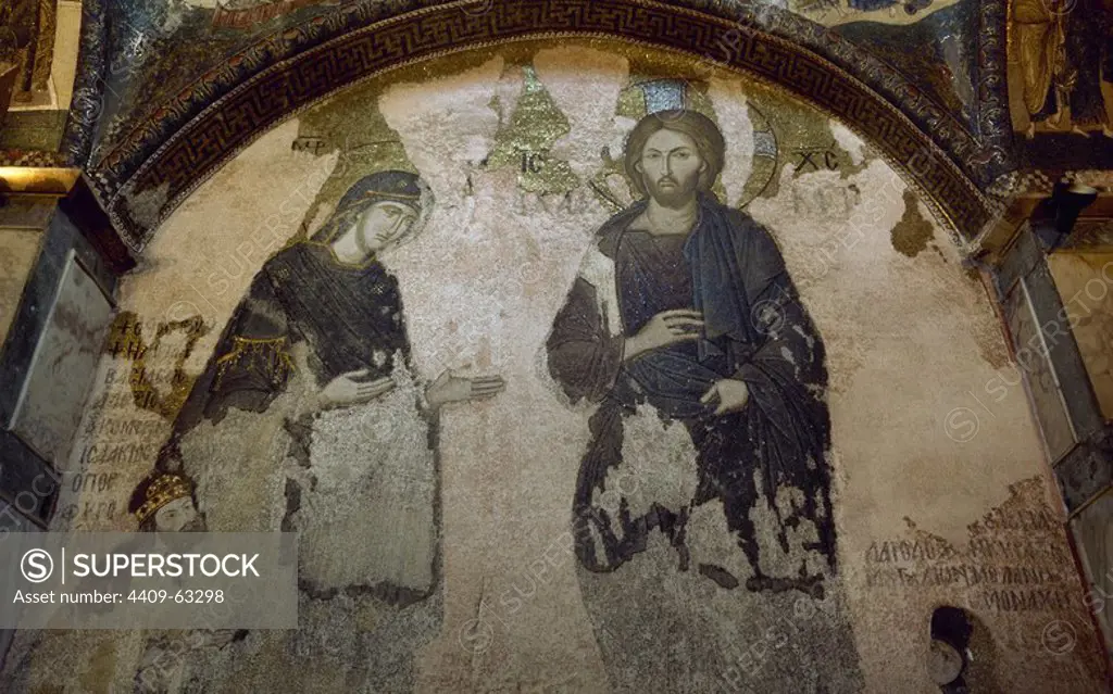 Chora Church. Medieval Byzantine Greek Orthodox church. Mosaics of the Esonarthex. Deesis, Christ and the Virgin Mary (without John the Baptist) with two donors below (Stepsister of Andronikos II, wearing nun clothes and Isaak Komnemos, son of Alexios I) Istanbul, Turkey.