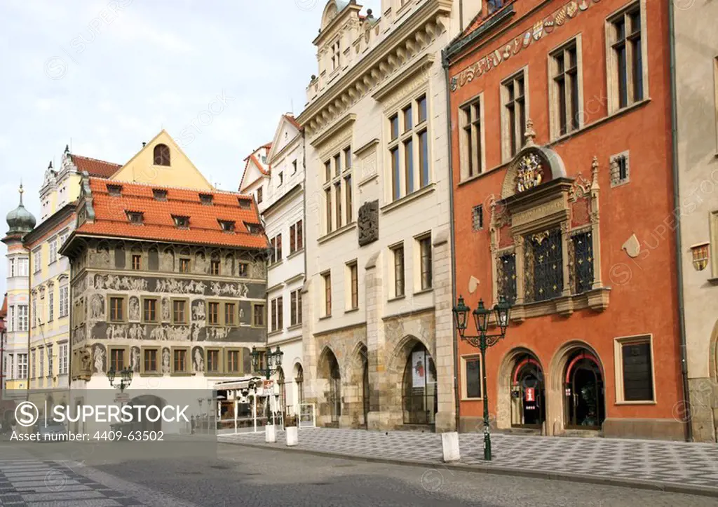 Czech Republic. Prague. Old Town Square. (Stare Mesto). The Old Town Hall (right) and The House at the Minute. Franz Kafka lived from 1889-1896.