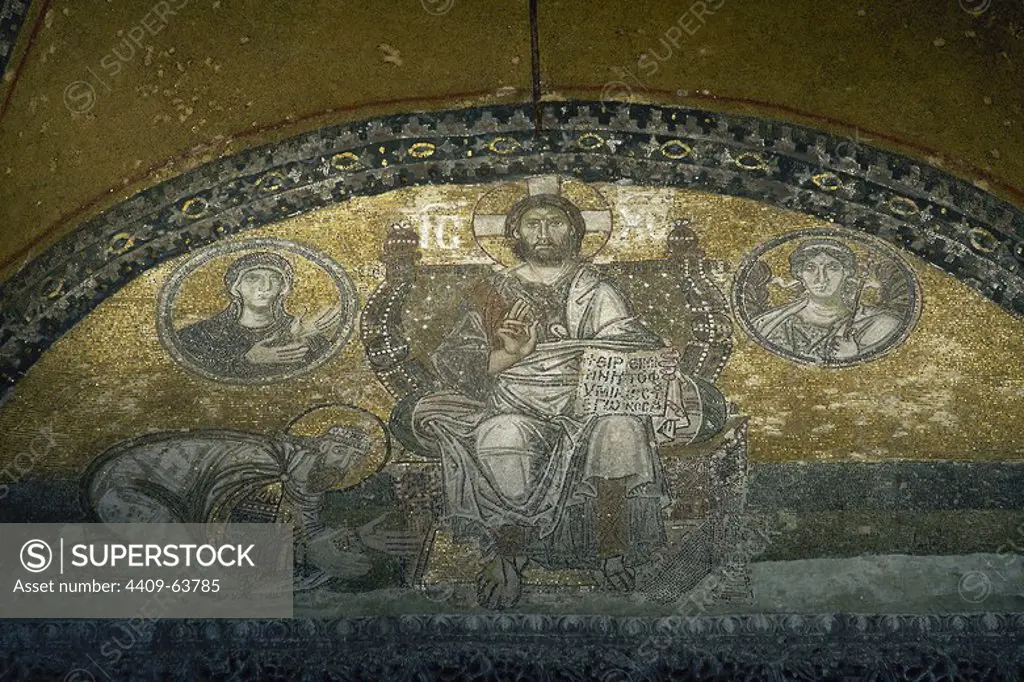 Turkey. Istambul. Hagia Sofia. Byzantine mosaic. Emperor Leon VI praying homage to Christ as Pantocrator, with medallions of Virgin Mary and Archangel Gabriel. Narthex mosaic. 10th century.