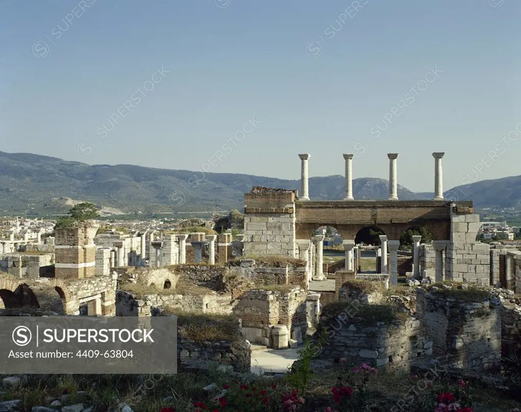 Turkey. Izmir province. Selcuk. Basilica of St. John. It was built by Justinian, 6th century, transformed into mosque in 1330 and destroyed by Timur when he conquered the city in 1402. General view of the ruins.