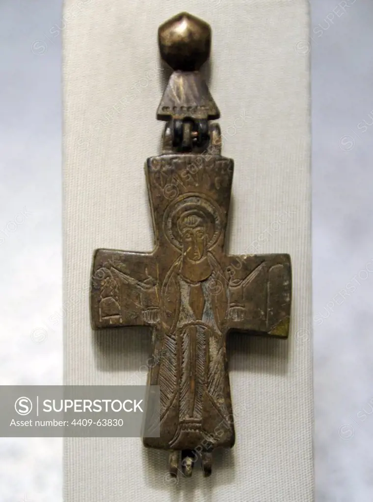 Byzantine relic cross with a depiction of St. Stephen. 9th-11th century. Bronze, engraved. Erwordben 1997. As a result of the crusades, many high-quality religious objects were brought back from the eastern Mediterranean to western Europe. They had a lasting influence on artistic developments. The German Historical Museum. Berlin. Germany.