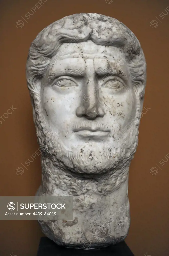 Gallienus (c. 218-268). Roman Emperor with his father Valerian from 253 to 260, and alone from 260 to 268. Bust. Marble. Found near the Baths of Caracalla, Rome. Head from a colossal statue. Carlsberg Glyptotek Museum. Copenhagen. Denmark.
