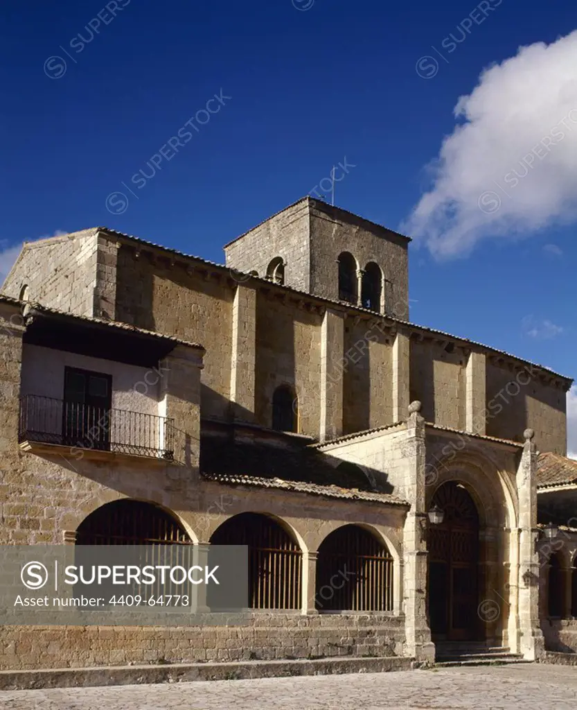 CASTILLA-LEON. SEPULVEDA. Vista parcial de la IGLESIA DE NUESTRA SEÑORA DE LA PEÑA, construida en el siglo XII y renovada posteriormente. Provincia de Segovia. España.