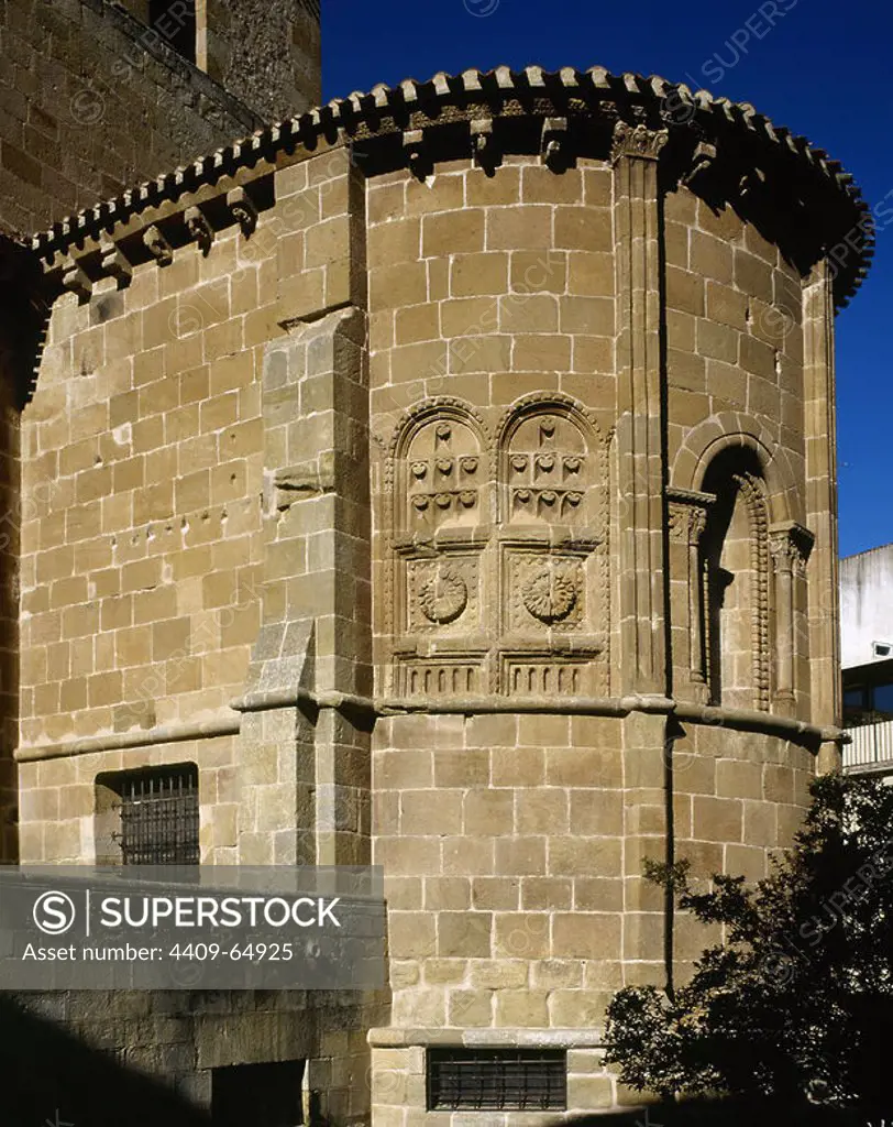 Spain, Castile and Leon, Soria. Church of San Juan de Rabanera. Late 12th century. Romanesque style. Architectural detail of the semicircular apse.