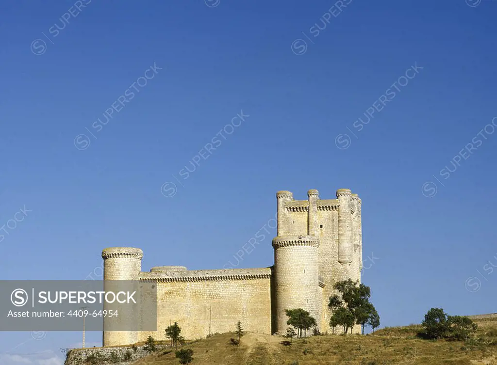 Spain, Castile and Leon, Valladolid province, Torrelobaton Castle. Built in the first quarter of the 15th century by Enríquez family. With a square ground-plan, it has cylindrical towers at the corners and a large homage tower. It was renovated after damage suffered during the War of the Communities of Castile in 1538. General view.