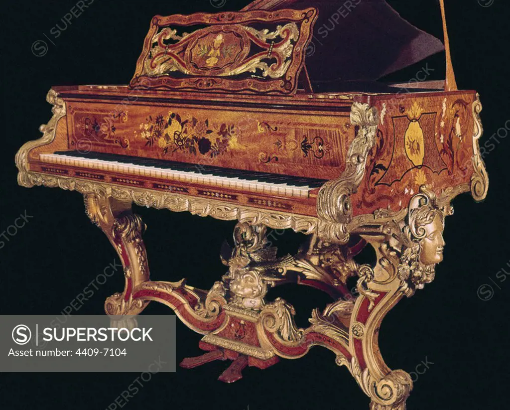 Fortepiano manufactured by Erard. New-York, Met Museum. United States. Author: Erard. Location: METROPOLITAN MUSEUM OF ART. NEW YORK.