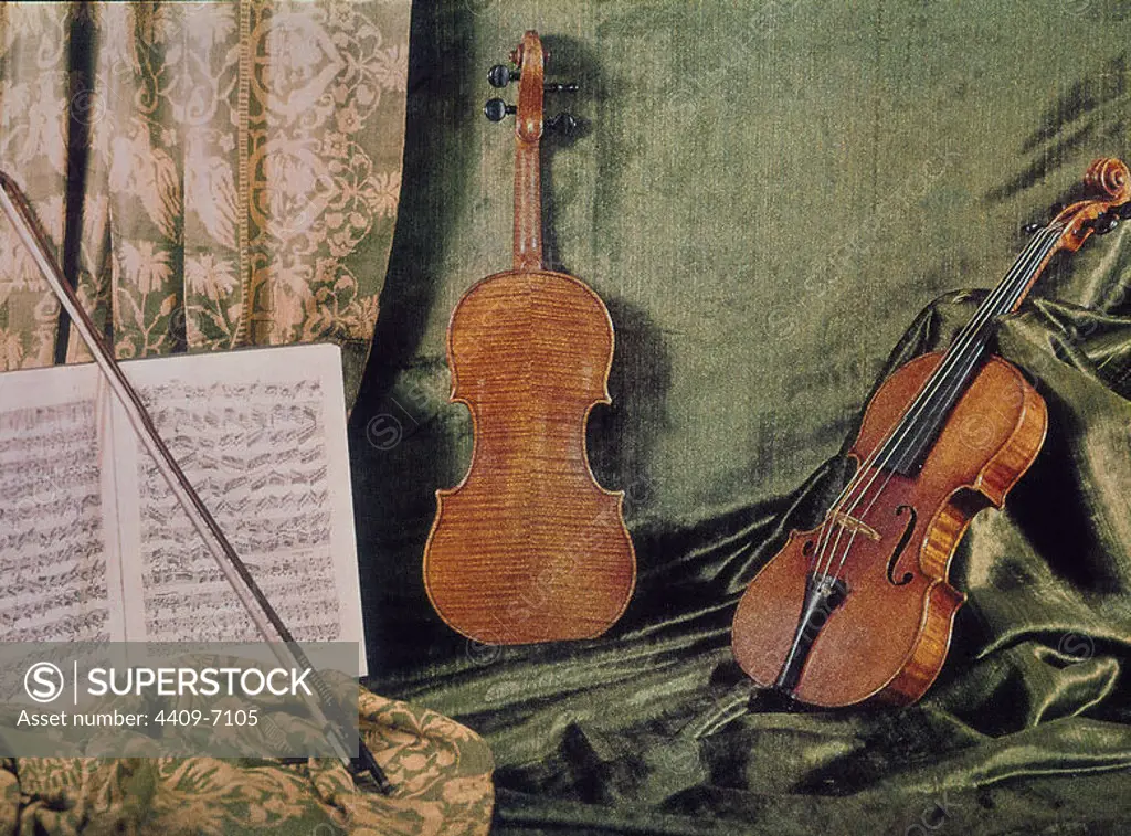 VIOLINES DE 1694 (STRADIVARIUS). Author: Stradivarius. Location: METROPOLITAN MUSEUM OF ART. NEW YORK.