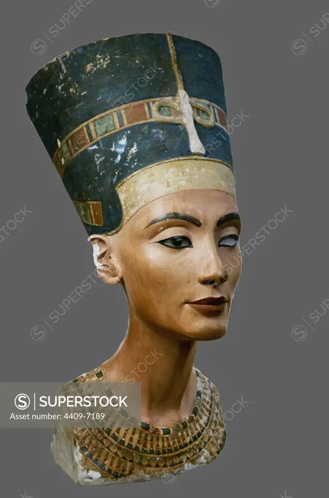 Bust of Queen Nefertiti. New Empire . XVIIIth Dynasty . c. 1340 B.C. Limestone and plaster . Height 48 cm. Author: TUTMOSE o DYEHUTYMOSE (1330 a. c.). Location: NEUES MUSEUM. BERLIN. GERMANY. NEFERTITI. AMENOFIS IV ESPOSA. AKENATON ESPOSA.