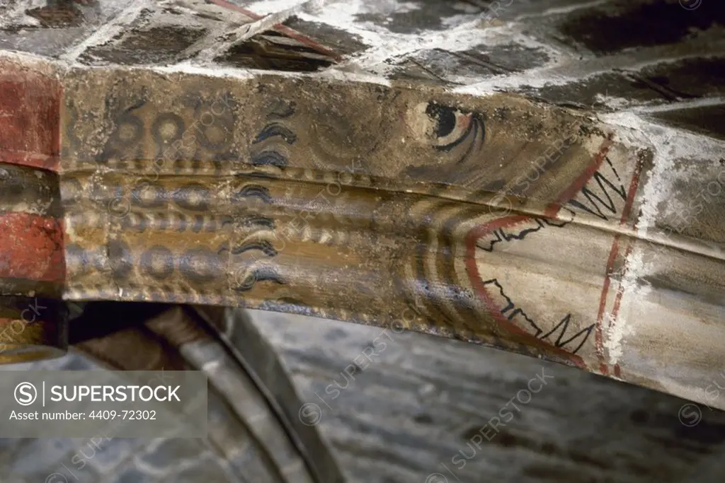 ARTE GOTICO. ESPAÑA. Nervio policromado, representando una serpiente que se halla en una clave de la nave central de la CATEDRAL DE TORTOSA (siglo XIV). Provincia de Tarragona. Cataluña.