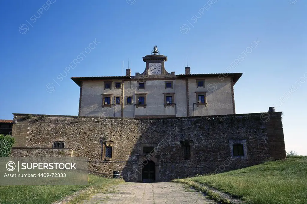 ITALIA. FLORENCIA. Vista general del exterior del FORTE DI BELVEDERE, proyectado en 1590 por Bernardo BUONTALENTI. Fortaleza construida para defender la ciudad de sus enemigos, pero pronto se convirtió en refugio de los MEDICI. Alrededores de los Jardines di Boboli. La Toscana.