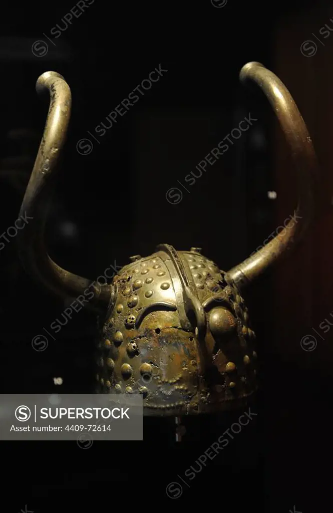 Prehistory. Metal Age. Helmet from Veksoe-bog. Bronze. Denmark. Bronze Age. (800-400 BC). National Museum of Denmark. Copenhaguen.