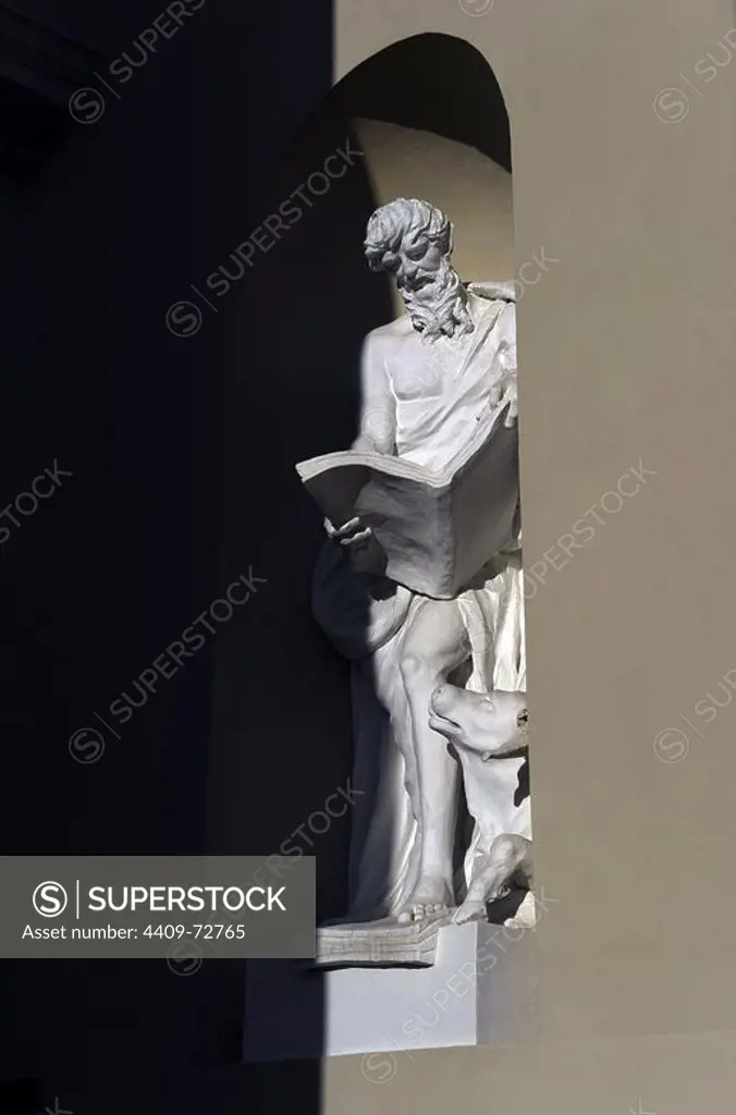 Saint Luke the Evangelist with the bull (tetramorph). Sculpture. Facade of the Cathedral of Vilnius. By Tommaso Righi (1727-1802). 1783. Lithuania.