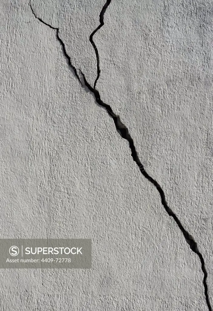 Crack on a wall.