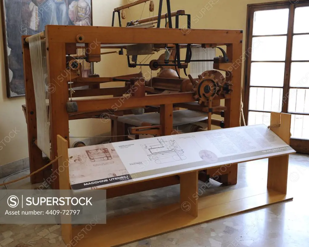Renaissance. Study of Leonardo da Vinci. Weaving machines. Mechanical loom. 15th century. Model. The Science and Technology Museum Leonardo da Vinci. Milan. Italy.