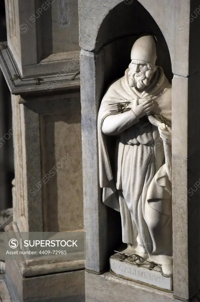 Italy. Milan. Cathedral. Gothic. 14th century. Detail. Facade. Statue.
