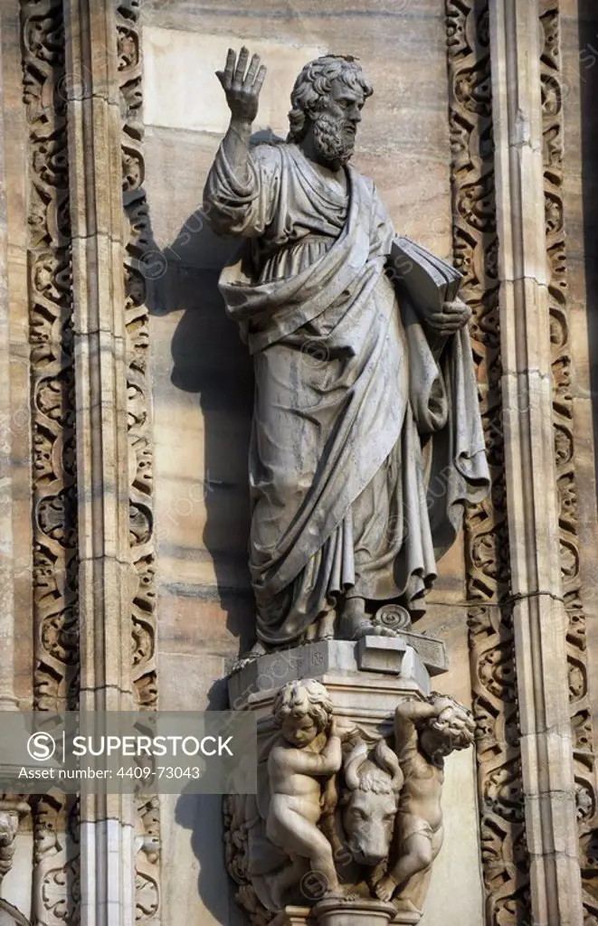 Italy. Milan. Cathedral. Gothic. 14th century. Luke the Evangelist. Sculpture. West facade.