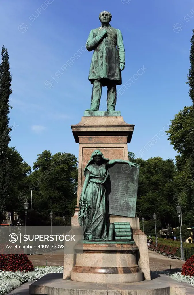 Finland. Helsinki. Monument dedicated to the Finnish poet Johan Ludvig Runeberg (1804-1877). Statue by his son Walter Runeberg (1838-1920). Erected in 1885. Esplanadi Park.