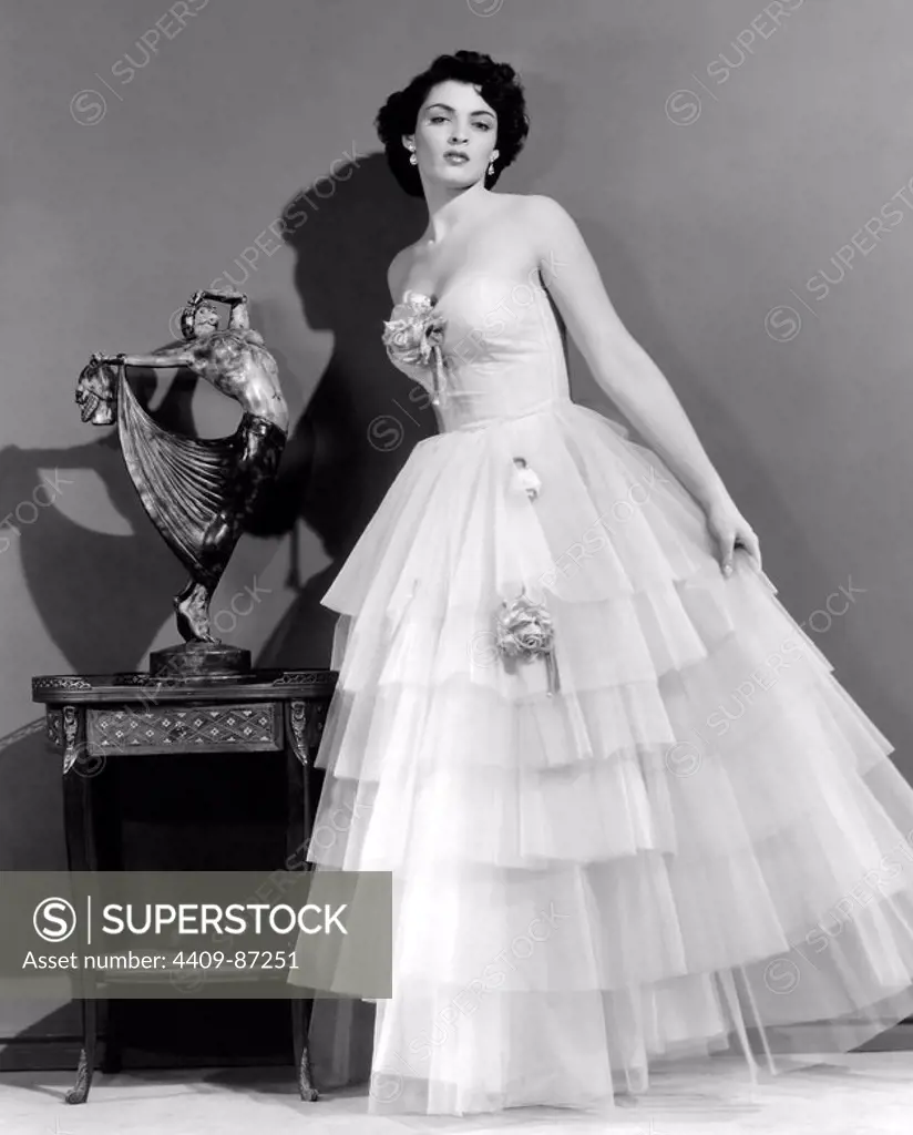 SUZAN BALL. 1952.
