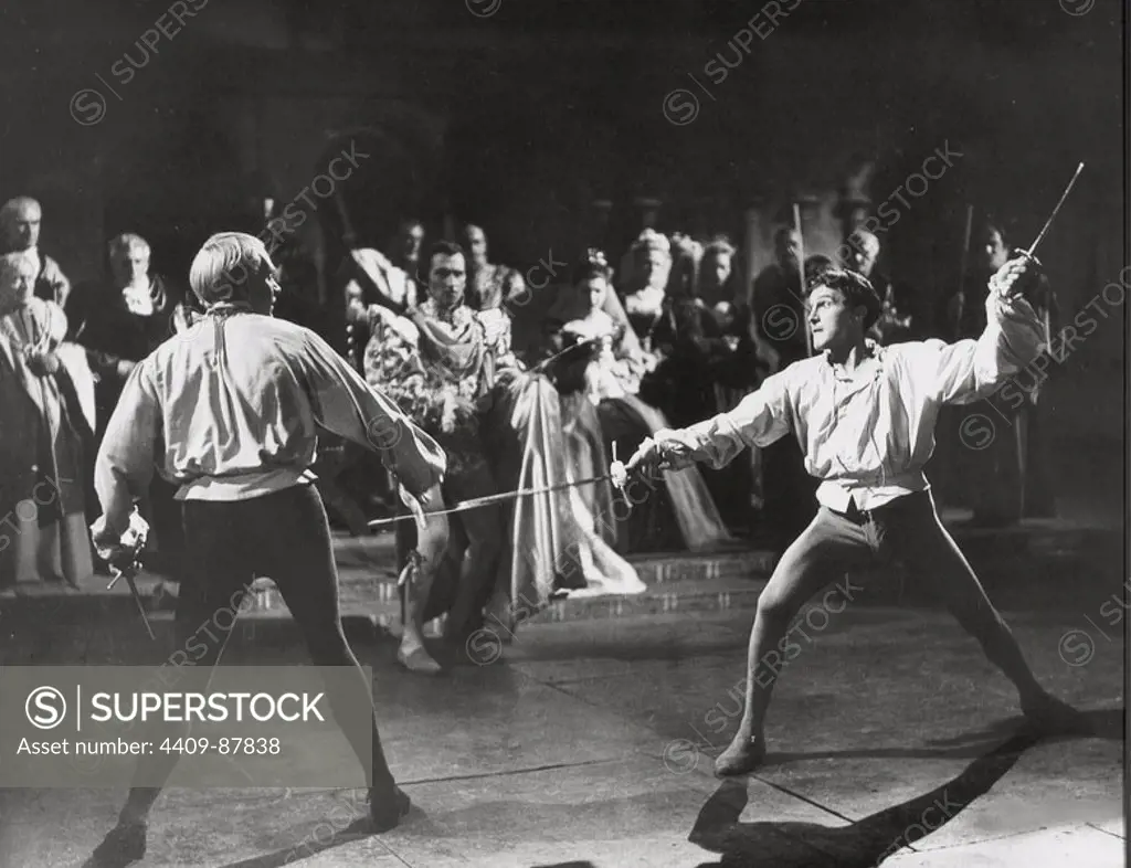 LAURENCE OLIVIER and TERENCE MORGAN in HAMLET (1948), directed by LAURENCE OLIVIER.