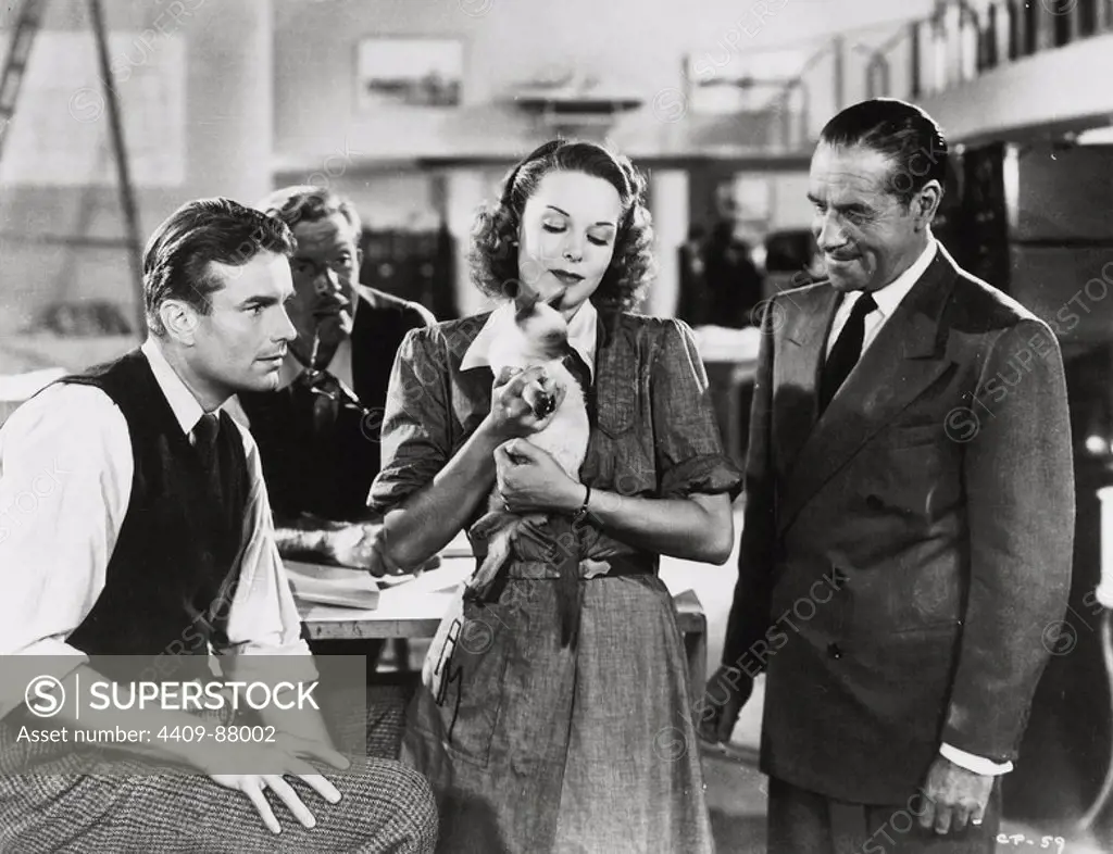 JANE RANDOLPH and KENT SMITH in CAT PEOPLE (1942), directed by JACQUES TOURNEUR.