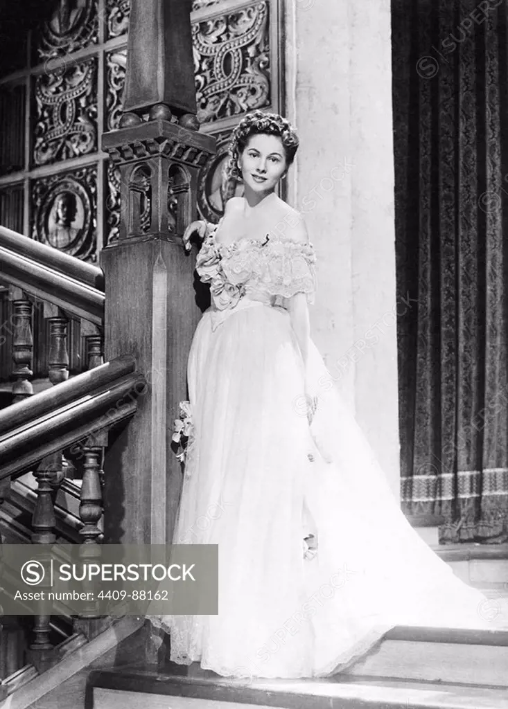 JOAN FONTAINE in REBECCA (1940), directed by ALFRED HITCHCOCK.