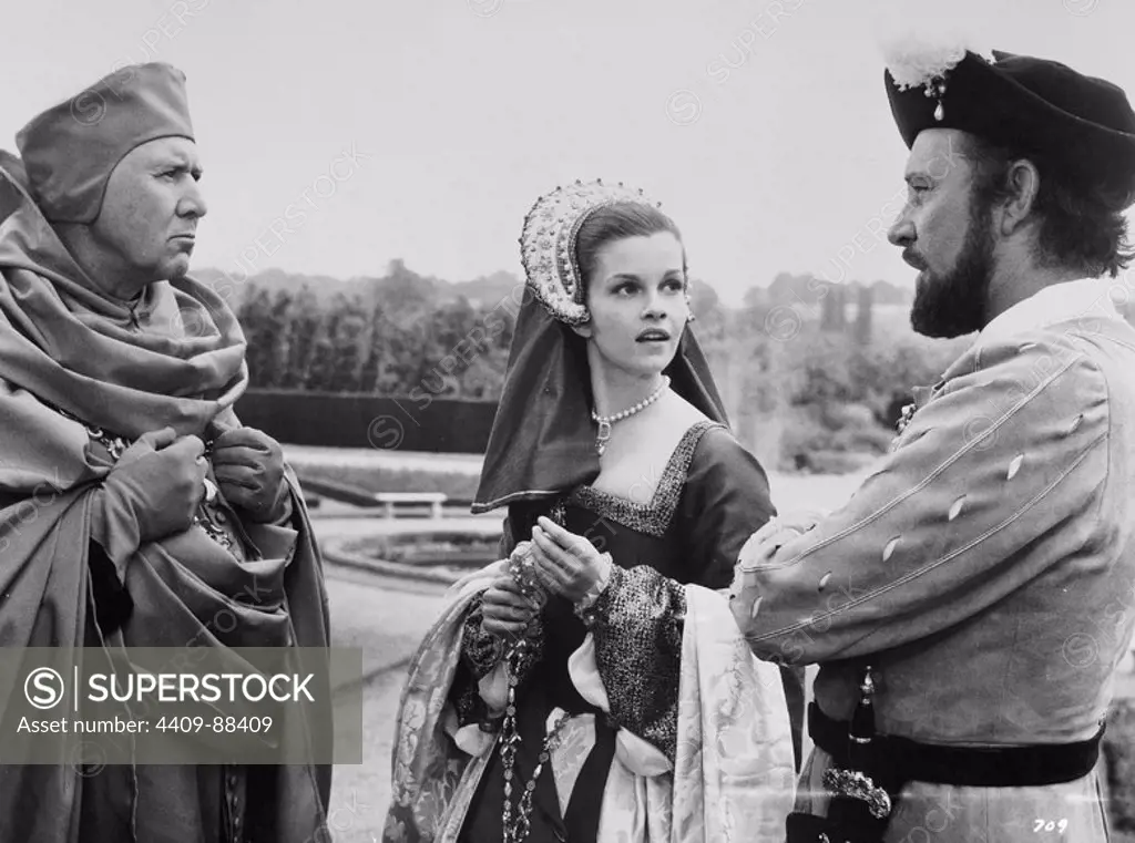RICHARD BURTON, GENEVIEVE BUJOLD and ANTHONY QUAYLE in ANNE OF THE THOUSAND DAYS (1969), directed by CHARLES JARROTT.