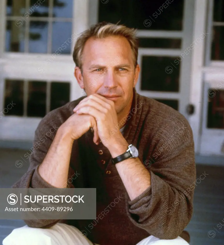 KEVIN COSTNER in MESSAGE IN A BOTTLE (1999), directed by LUIS MANDOKI.