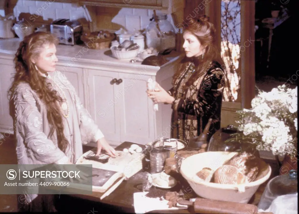STOCKARD CHANNING and DIANNE WIEST in PRACTICAL MAGIC (1998), directed by GRIFFIN DUNNE.