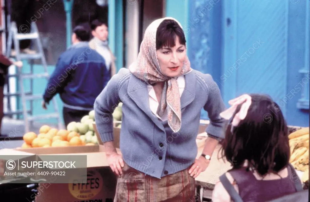 ANJELICA HUSTON in AGNÈS BROWNE (1999), directed by ANJELICA HUSTON.