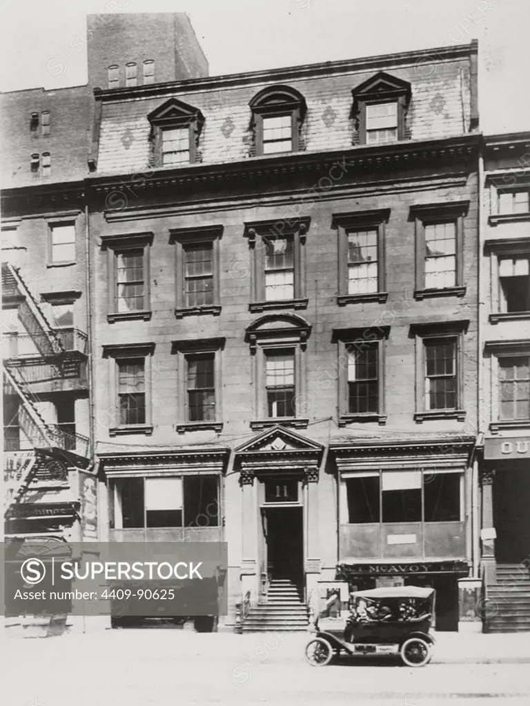FILM HISTORY: BIOGRAPH STUDIOS, 1896-1915. The Biograph Studios building located in Manhattan, New York. The Biograph Company built these studios and film laboratory in 1912.