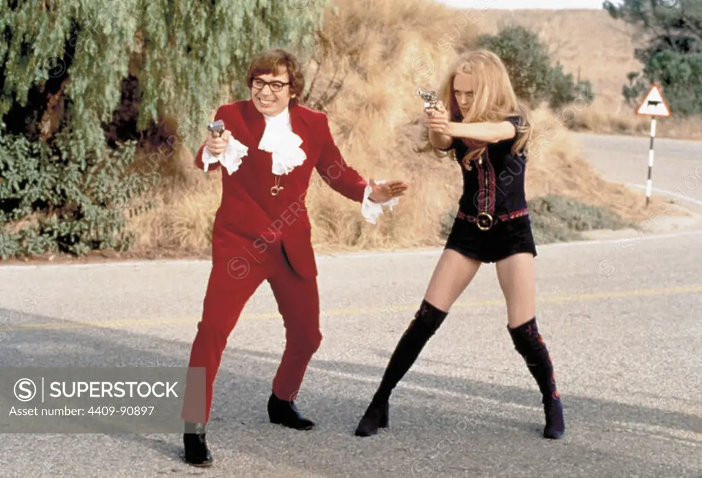 MIKE MYERS and HEATHER GRAHAM in AUSTIN POWERS, THE SPY WHO SHAGGED ME (1999), directed by JAY ROACH.