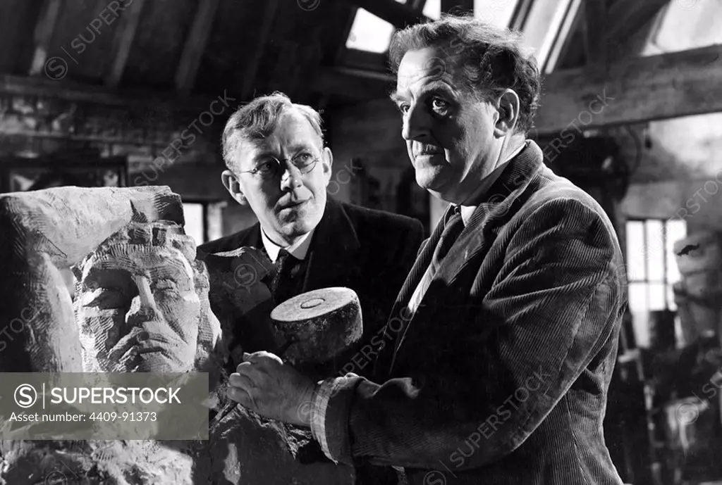 STANLEY HOLLOWAY and ALEC GUINNESS in THE LAVENDER HILL MOB (1951), directed by CHARLES CRICHTON.