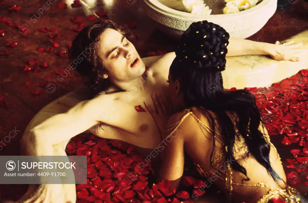 STUART TOWNSEND and AALIYAH in QUEEN OF THE DAMNED (2002), directed by MICHAEL RYMER.