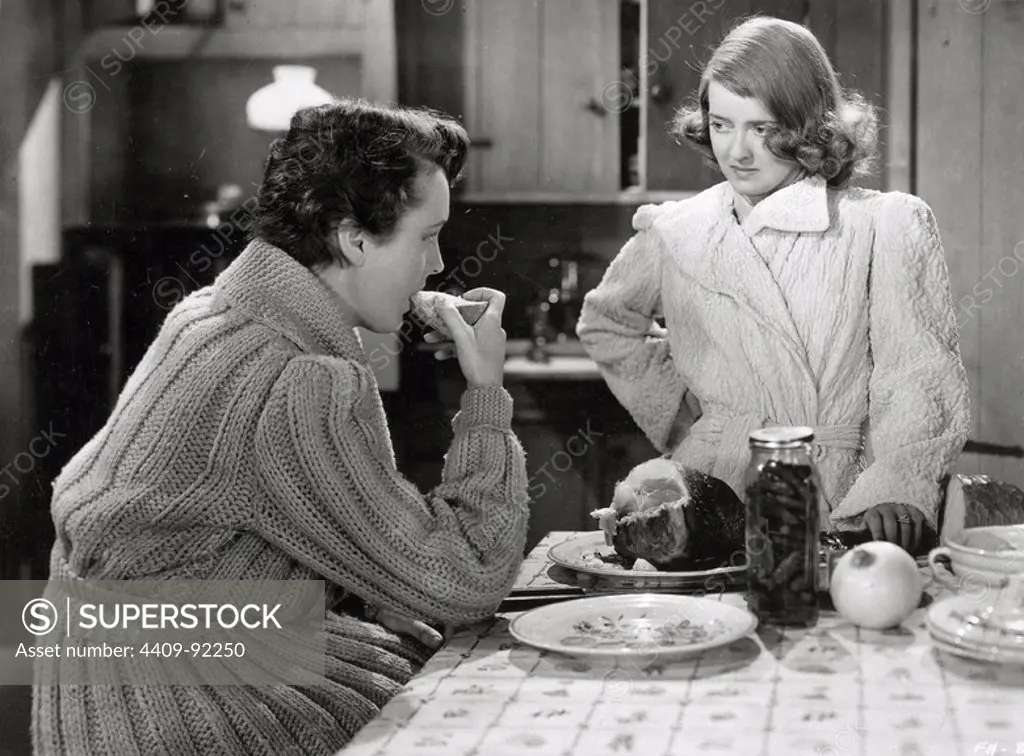 BETTE DAVIS and MARY ASTOR in THE GREAT LIE (1941), directed by EDMUND GOULDING.