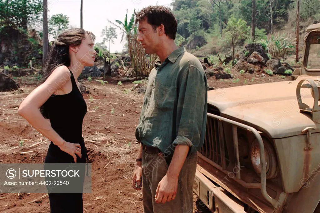 ANGELINA JOLIE and CLIVE OWEN in BEYOND BORDERS (2003), directed by MARTIN CAMPBELL.