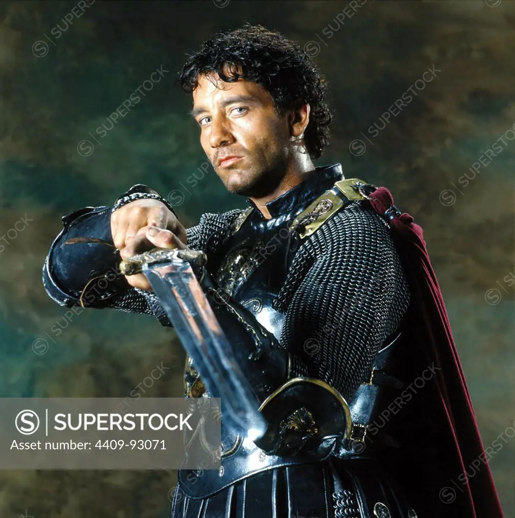 CLIVE OWEN in KING ARTHUR (2004), directed by ANTOINE FUQUA.