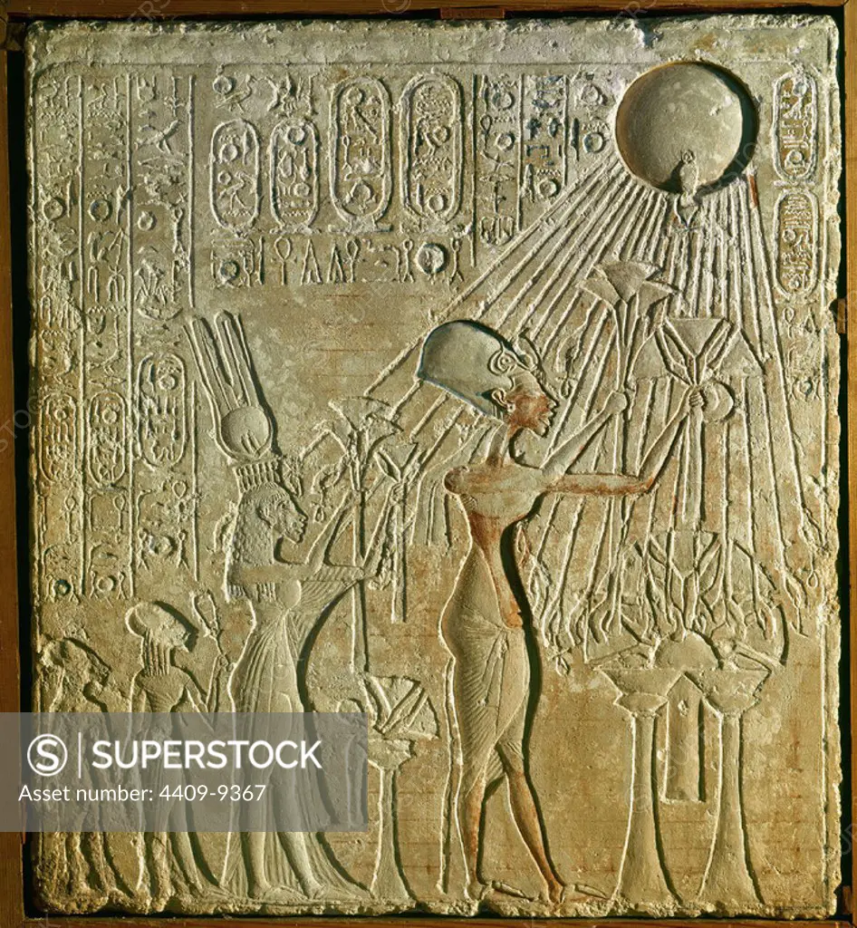 Stele discovered in Tell El-Amarna representing Akhenaten. XVIIIth dynasty, 1370-1352 B.C.. Amarnian period. Polychrome limestone. Cairo, Egyptian Museum. Location: EGYPTIAN MUSEUM. KAIRO. AKENATON. AMENOFIS IV. NEFERTITI. AMENOFIS IV FAMILIA. AMENOFIS IV ESPOSA. AKENATON ESPOSA.
