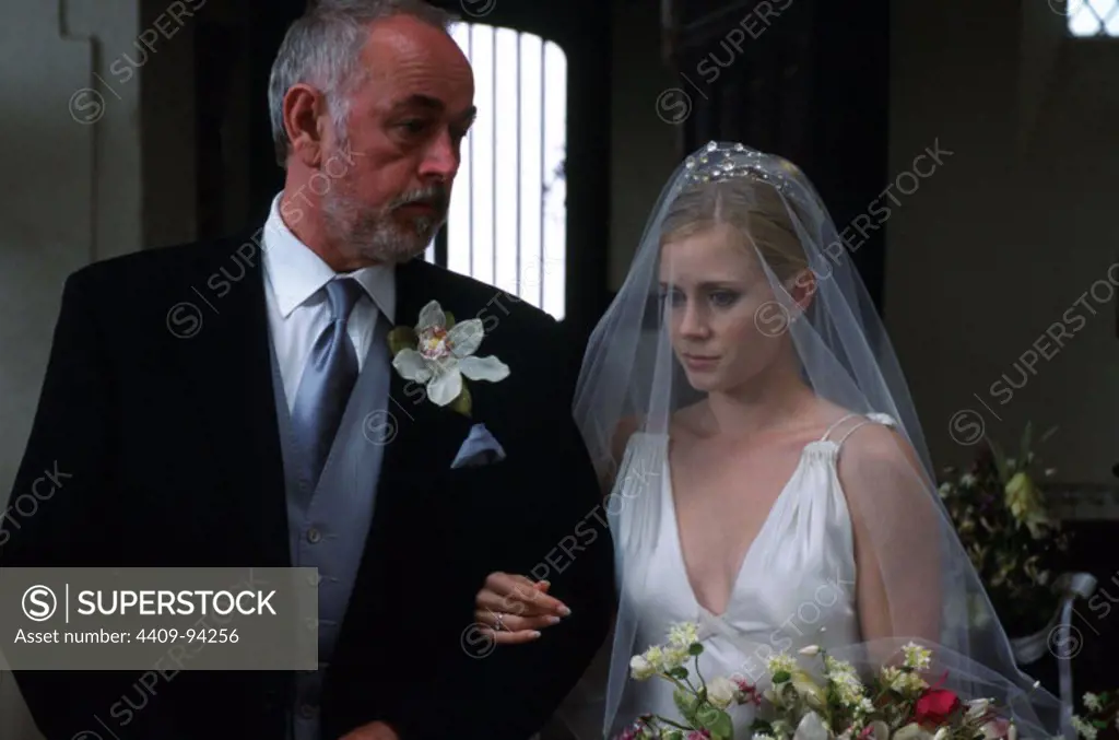 AMY ADAMS and PETER EGAN in THE WEDDING DATE (2005), directed by CLARE KILNER.