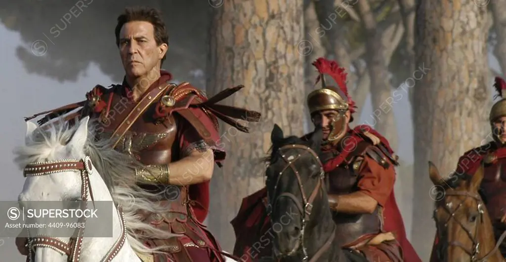 CIARAN HINDS in ROME (2005) -Original title: ROME-TV-, directed by MICHAEL APTED.