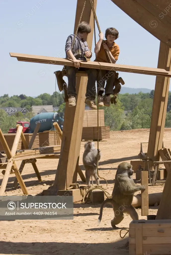 JOHNNY SIMMONS and GRAHAM PHILLIPS in EVAN ALMIGHTY (2007), directed by TOM SHADYAC.