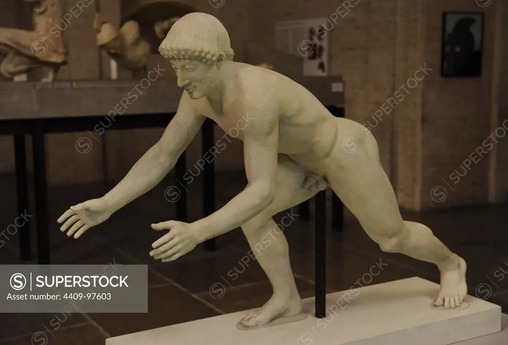 East Pediment's Group of the Temple of Aegina, Aphaia, Greece. Reconstruction of a helper. 19th century. Glyptothek Museum. Munich. Germany.