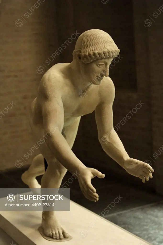 East Pediment's Group of the Temple of Aegina, Aphaia, Greece. Reconstruction of a helper. 19th century. Glyptothek Museum. Munich. Germany.