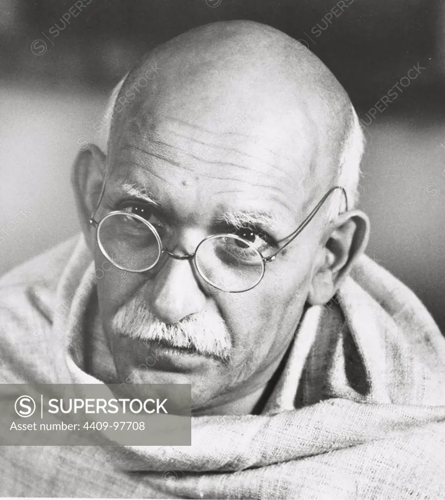 BEN KINGSLEY in GANDHI (1982), directed by RICHARD ATTENBOROUGH. Copyright: Editorial use only. No merchandising or book covers. This is a publicly distributed handout. Access rights only, no license of copyright provided. Only to be reproduced in conjunction with promotion of this film.