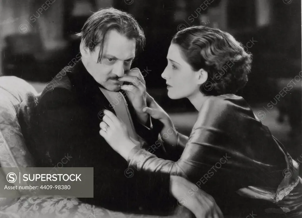 NORMA SHEARER and LIONEL BARRYMORE in A FREE SOUL (1931), directed by CLARENCE BROWN.