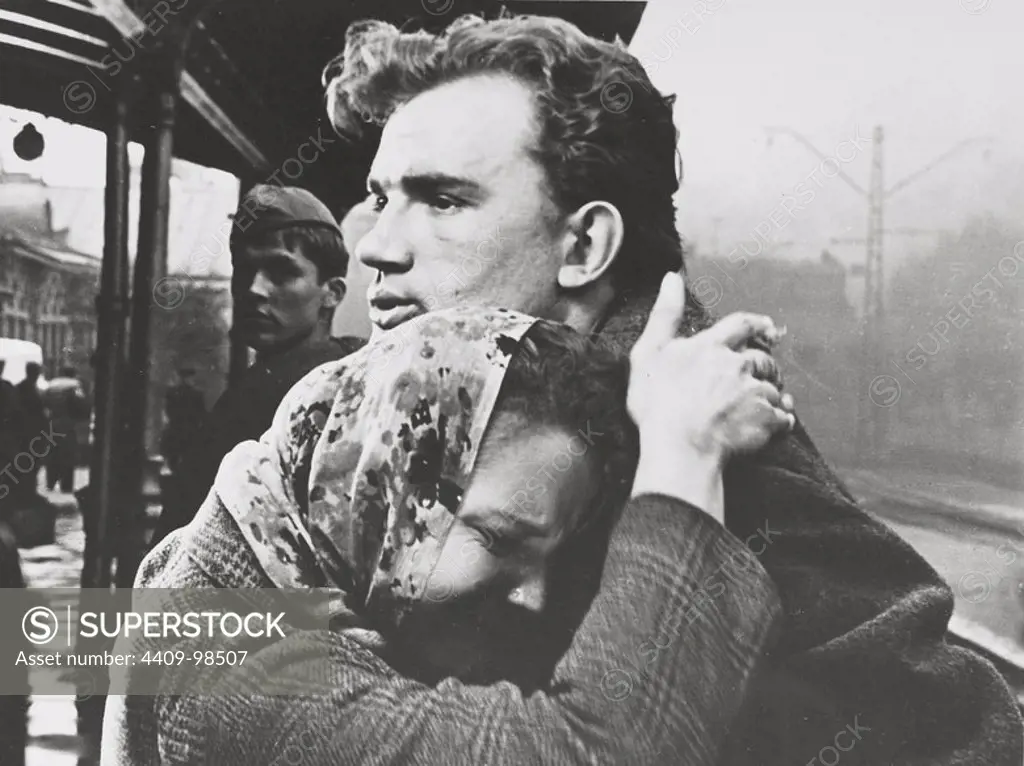 YEVGENI URBANSKY and ELZA LEZHDEY in BALADA O SOLTATORE (1959), directed by GRIGORI CHUJRAI.