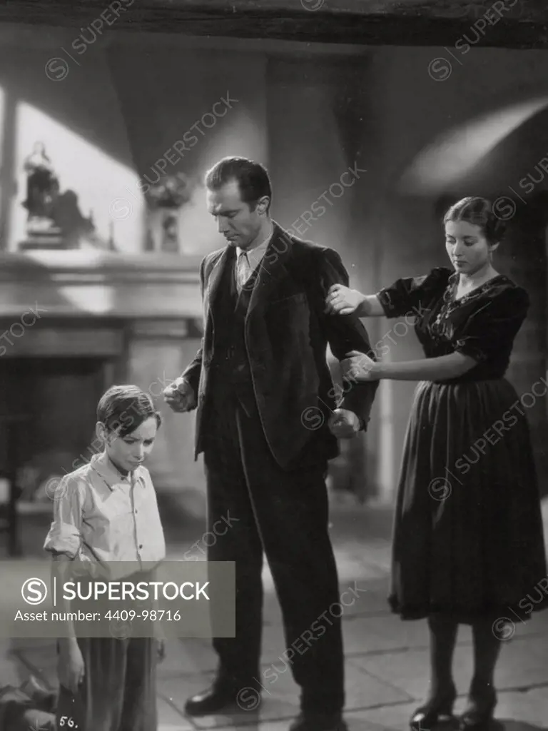 ALICIA ROMAY and JACINTO QUINCOCES in CAMINO DEL AMOR (1943), directed by JOSE MARIA CASTELLVI.